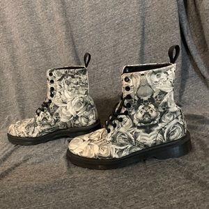 Dr.Martens Skull and Roses print